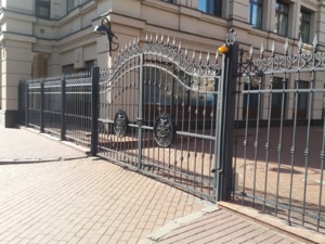 Ворота металеві ковані з парканом