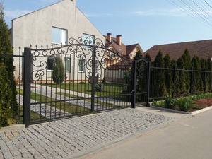 ворота въездные садовые 2800грн м2