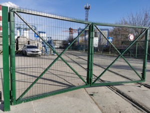 ворота промислові з сітки