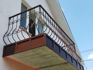 зварні перила на балкон 