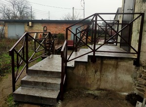 перила для сходів з чорного металу
