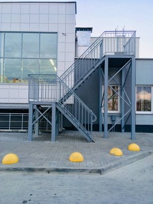 сходові металеві марші